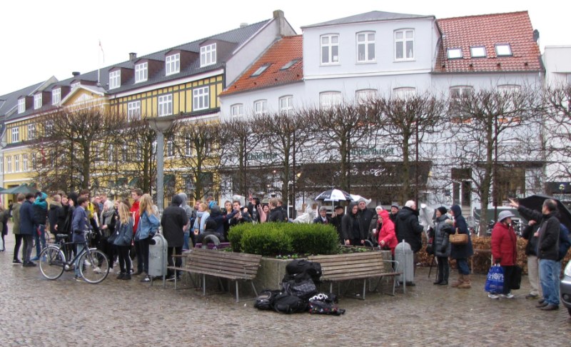 Solformørkelse på
        torvet